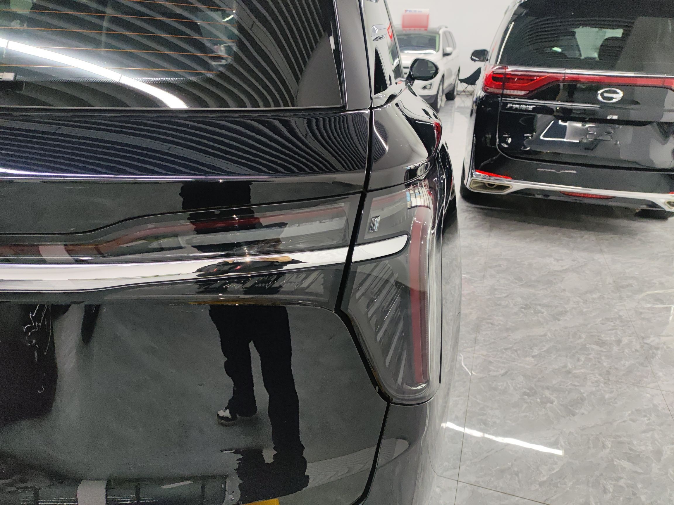 Hongqi HS7 PHEV 2024 2.0T PHEV Four-Wheel Drive Flagship Edition 6 Seats — снимка 9
