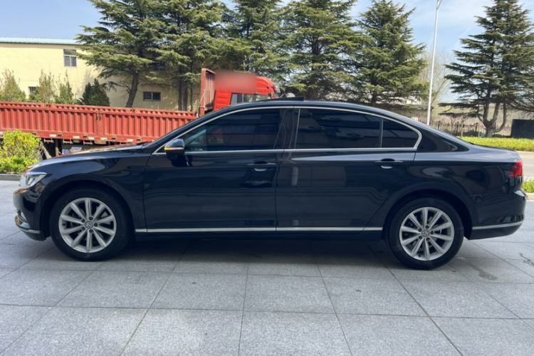 Used Volkswagen Magotan 2018 330TSI DSG Advanced Model Exterior 4