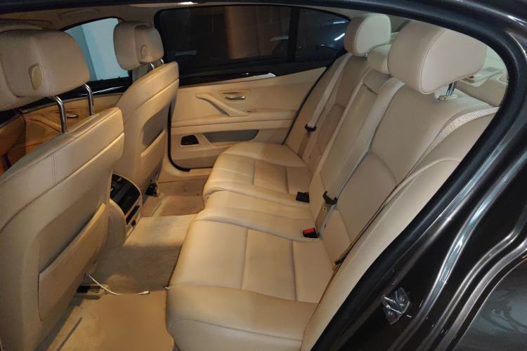 Used BMW 5 Series 2013 525Li Leading Model
