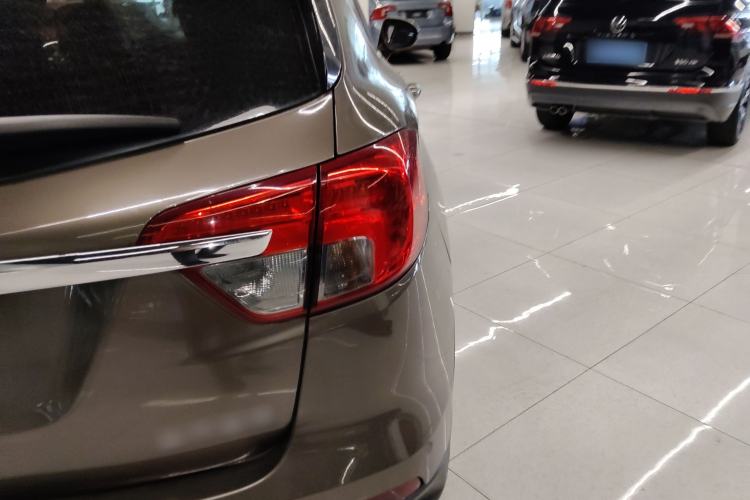 Used Buick Envision 2017 20T Two-Wheel Drive Elite Version Right Rear Taillight