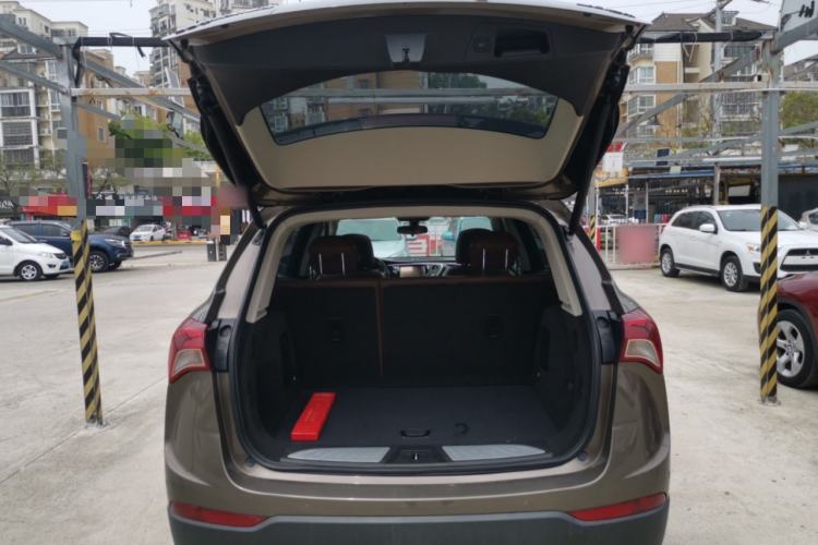 Used Buick Envision 2018 20T Two-Wheel Drive Luxury Model Trunk