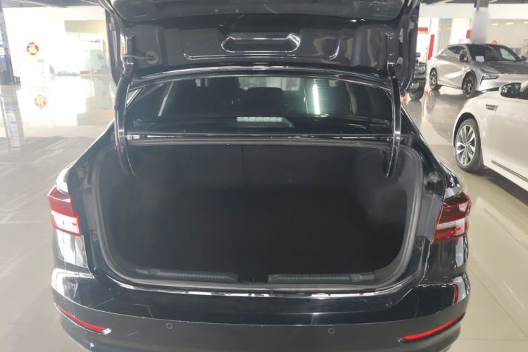 Used Volkswagen Lavida 2022 1.5L Automatic Fashion Edition