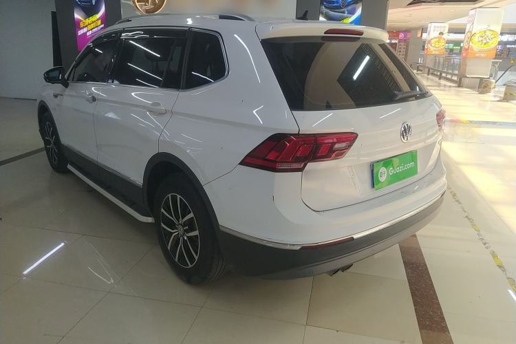 Used Volkswagen Tiguan L 2017 330TSI Automatic Two-Wheel Drive Comfort Edition Exterior 2