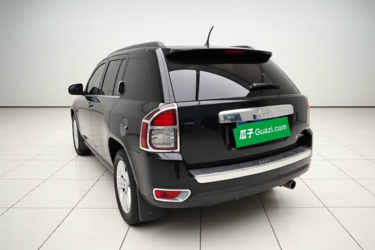 Used Jeep Compass 2015 2.0L two-wheel drive sport version Rear Left 45 Deg