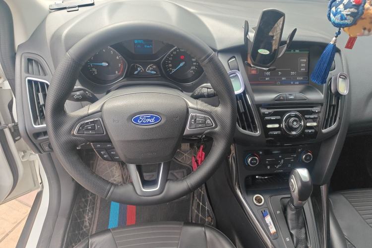 Used Ford Focus 2015 Hatchback 1.6L Automatic Fashion Edition
