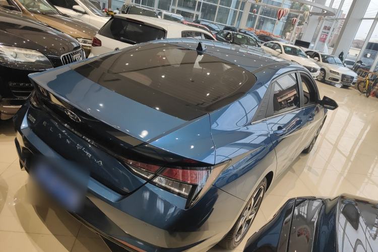 Used Hyundai Elantra 2021 1.5L CVT GLX Elite Edition Rear Right 45 Deg