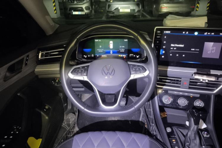 Used Volkswagen Sagitar 2023 300TSI DSG Excellence Edition Steering Wheel