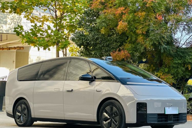 Used Li Auto MEGA 2024 Ultra Model