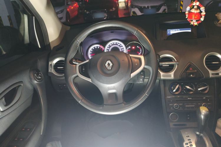 Used Renault Koleos 2014 2.0L Two-Wheel Drive Smart Edition Steering Wheel