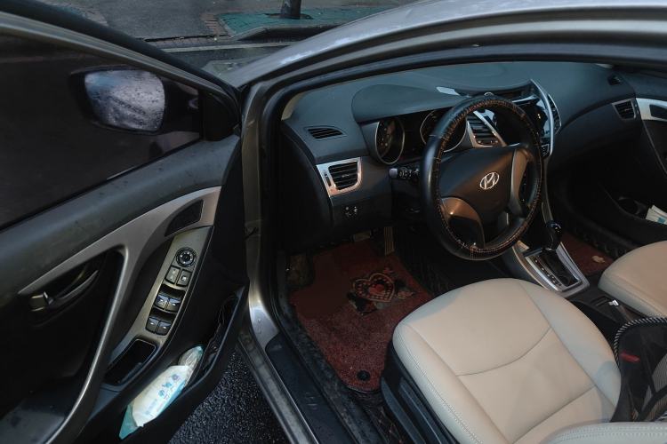 Used Hyundai Elantra (5th Generation / Langdong) 2012 1.6L Automatic Fashion Edition