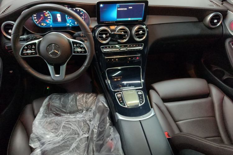 Used Mercedes-Benz GLC 2022 Refreshed GLC 260 L 4MATIC Dynamic Edition Center Console