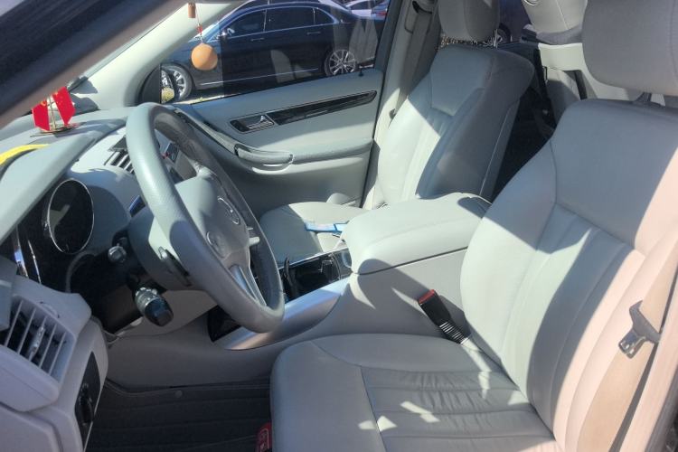 Used Mercedes-Benz R-Class 2010 R 350 L 4MATIC Grand Edition
