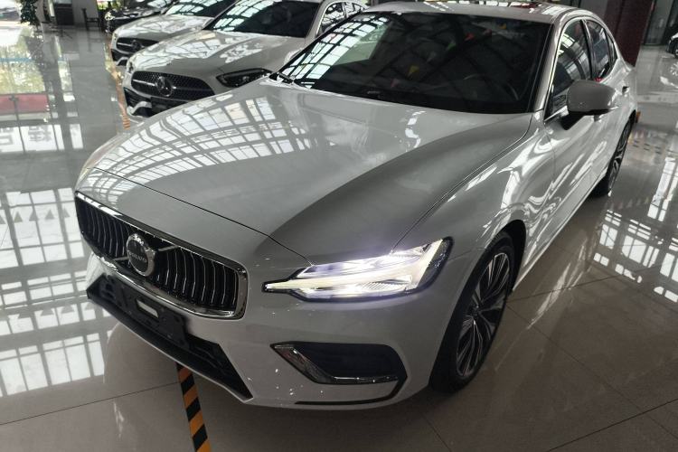 Used Volvo S60 2025 B4 Zhiyuan Luxury Edition