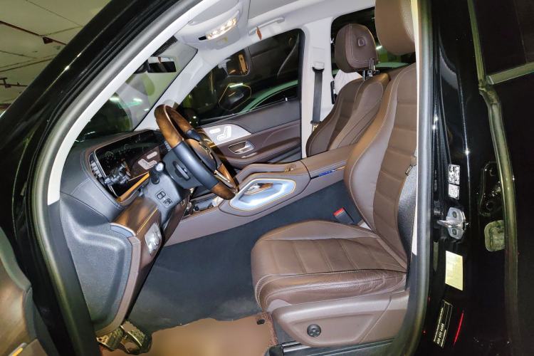 Used Mercedes-Benz GLS 2023 GLS 450 4MATIC Luxury Model Left Front Seat