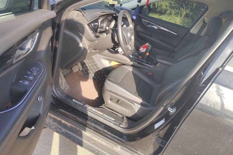 Used Buick Envision 2022 Encore Plus 652T Five-Seat Luxury Model
