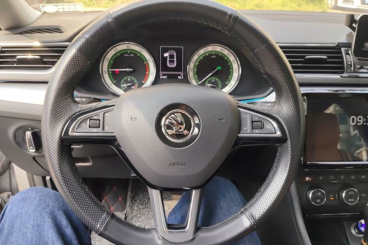 Used Skoda Superb 2018 TSI330 DSG Comfort Edition China VI Standard