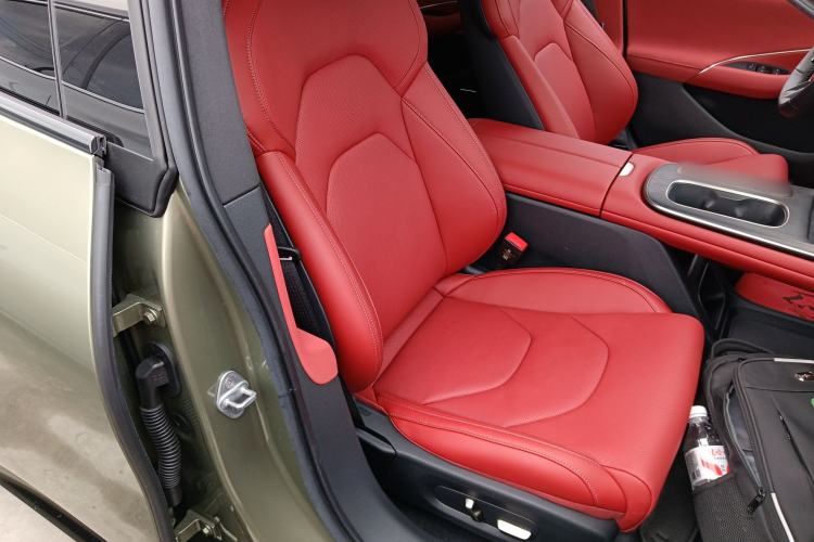 Used Xiaomi Auto SU7 2024 Four-Wheel Drive Ultra-Long Range Advanced Intelligent Driving Max Edition Right Front Seat