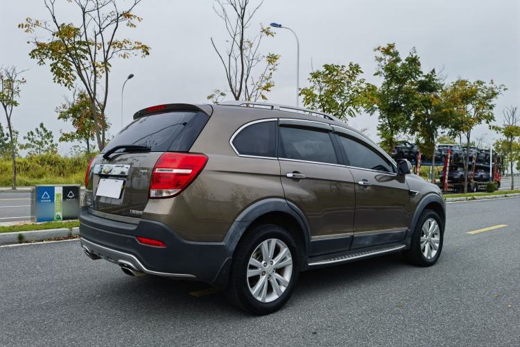 Used Chevrolet Captiva 2015 2.4L 4x4 Flagship Edition 7-Seater Exterior 5