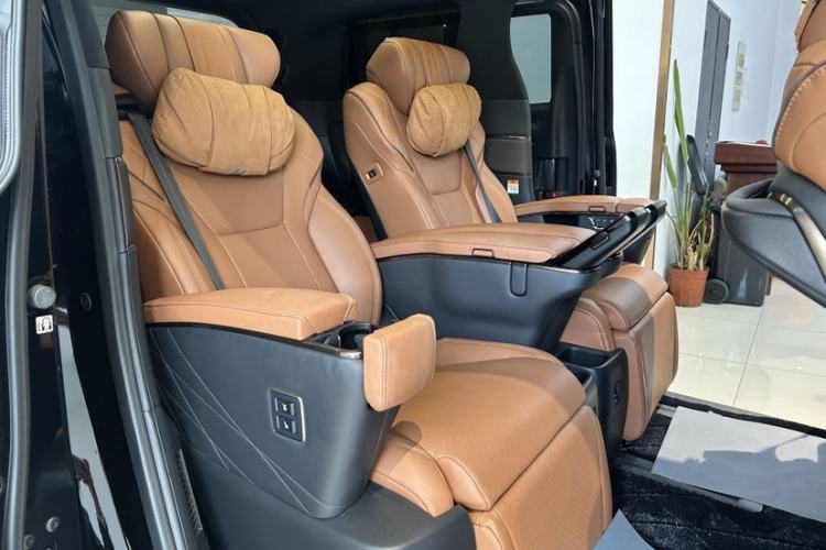 Used Toyota Alphard 2024 Dual-Engine 2.5L Prestige Edition