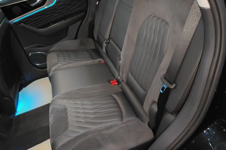 Used Hongqi HS5 2022 Facelifted Version 2.0T Smart Connect Flagship All-Wheel-Drive Edition Left Rear Seat