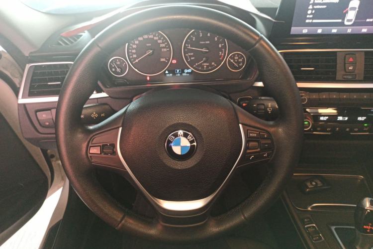 Used BMW 3 Series 2016 320i Fashion Model

