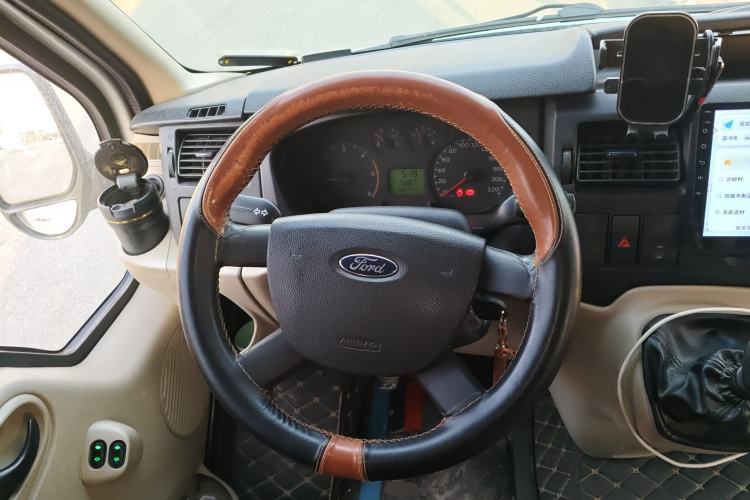 Used Ford Transit Custom 2013 2.4T Diesel Economical Logistics Vehicle Short Wheelbase Mid-Roof China III Standard