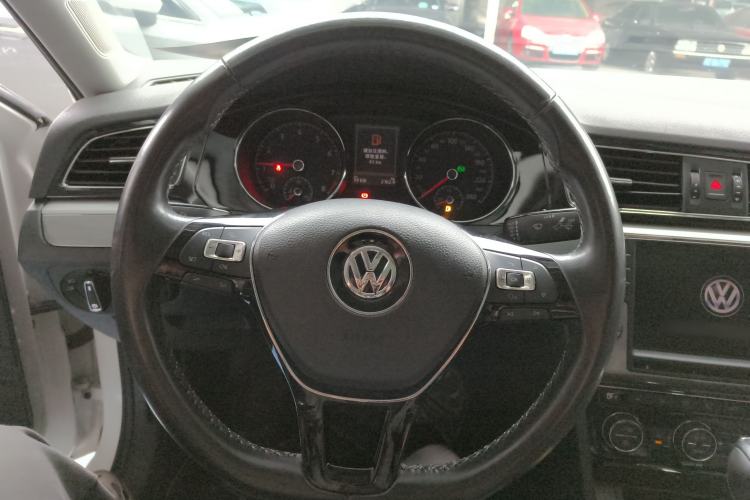 Used Volkswagen Lamando 2017 280TSI DSG Luxury Edition
