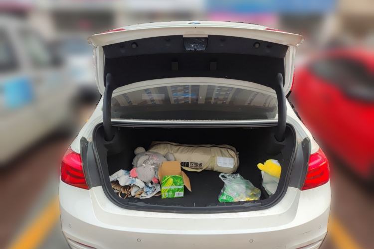 Used BMW 3 Series 2018 318i Trunk