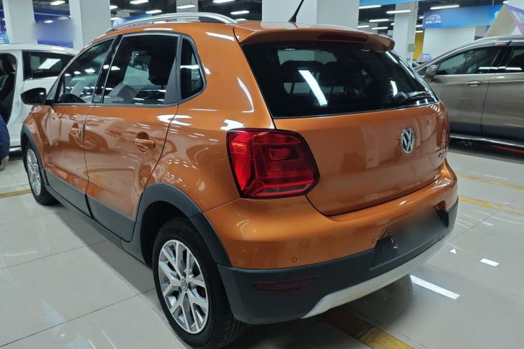 Used Volkswagen Polo 2016 1.6L Cross Polo Automatic Exterior 2