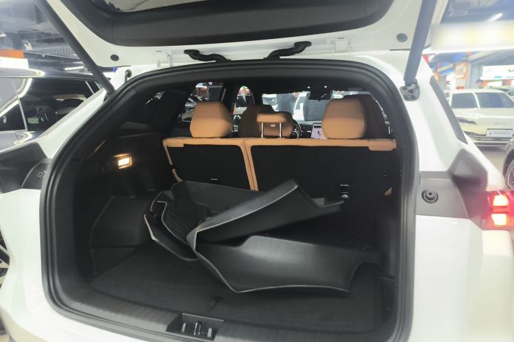 Used Geely Galaxy L7 2025 EM-i 115km Exploration+ Edition Trunk