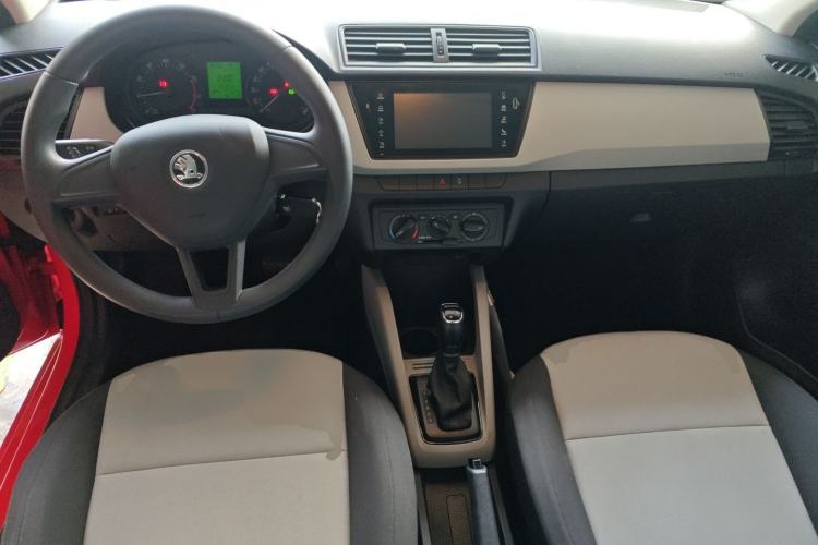 Used Skoda Fabia 2016 1.4L Automatic Car Enjoy Edition
