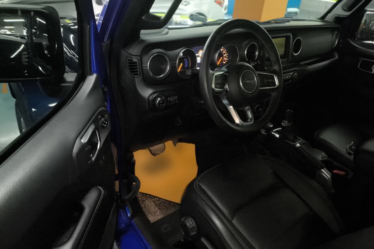 Used Jeep Wrangler 2018 2.0T Sahara Four-Door Edition Driver Seat