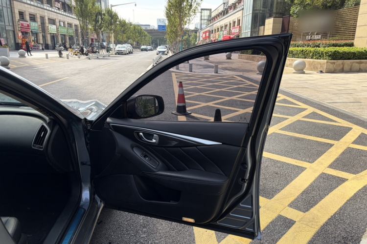 Used Infiniti Q50L 2016 2.0T Comfort Edition
