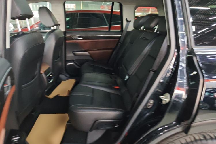 Used GAC Trumpchi GS8 2017 320T Two-Wheel Drive Luxury Smart Connectivity Version (7 Seats) Left Rear Seat