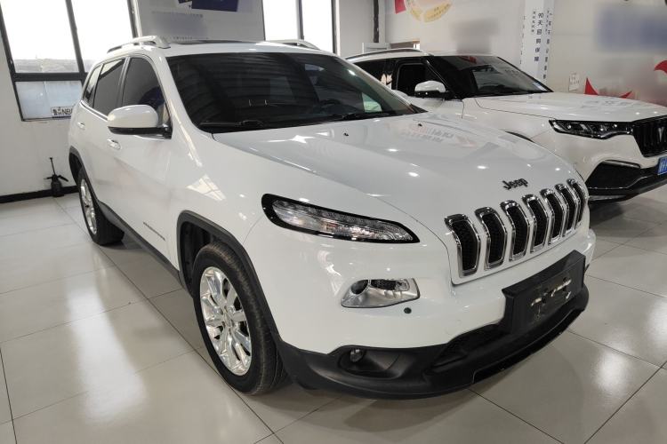 Used Jeep Cherokee 2014 2.4L Luxury Edition
