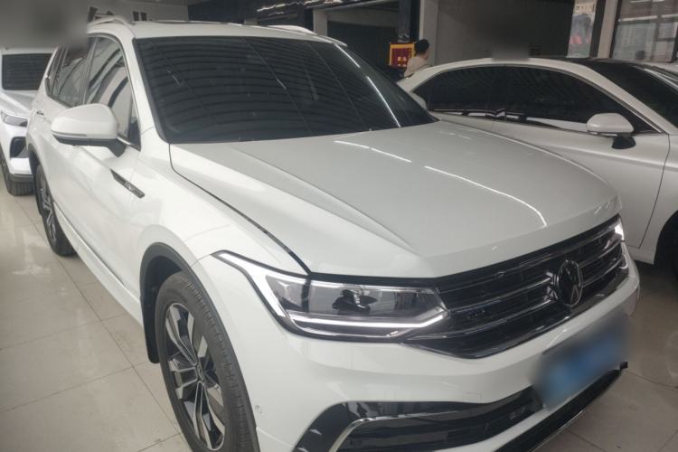 Used Volkswagen Tiguan L 2024 Outstanding Model 330TSI Automatic Two-Wheel Drive R-Line Dragon Glory Edition
