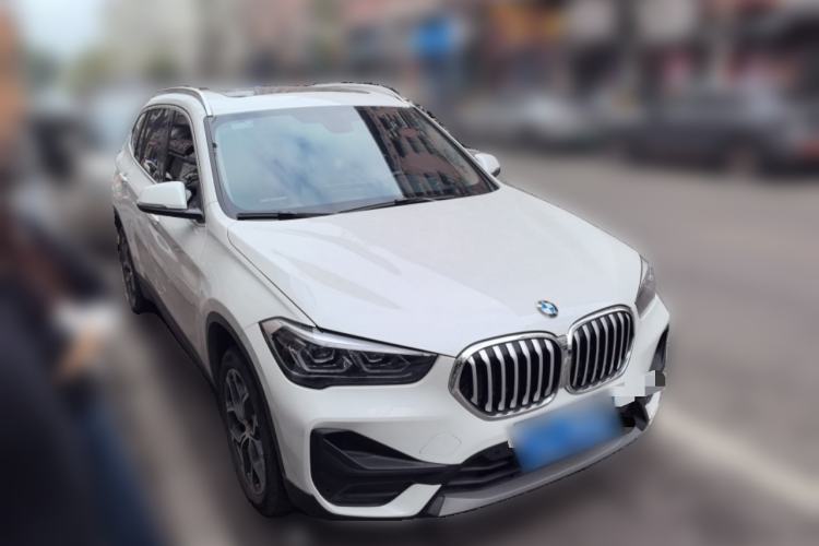 Used BMW X1 2022 sDrive25Li Leading Model Front Right 45 Deg