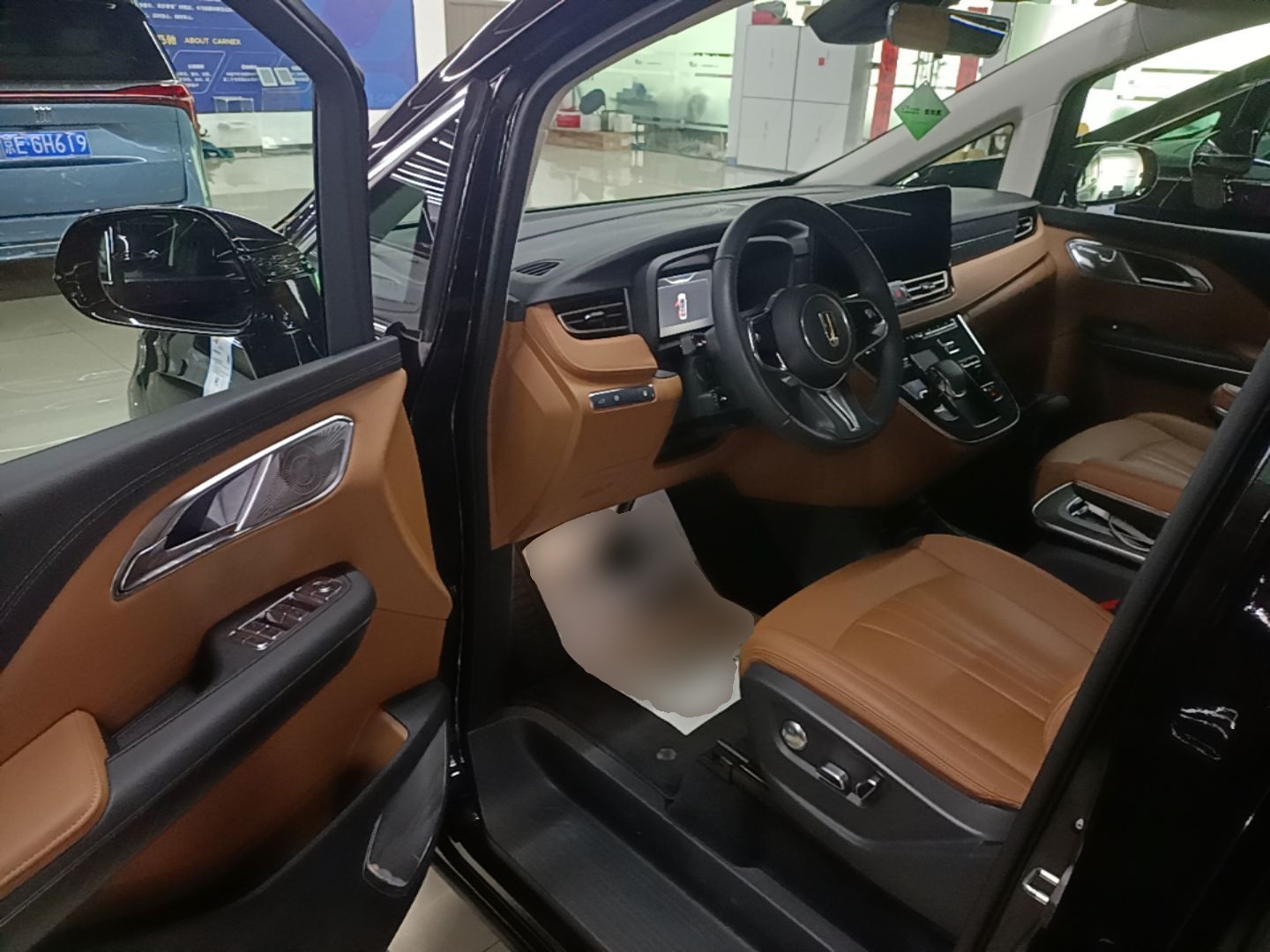 Hongqi HQ9 PHEV 2024 2.0T Four-Wheel Drive Business Edition — снимка 18