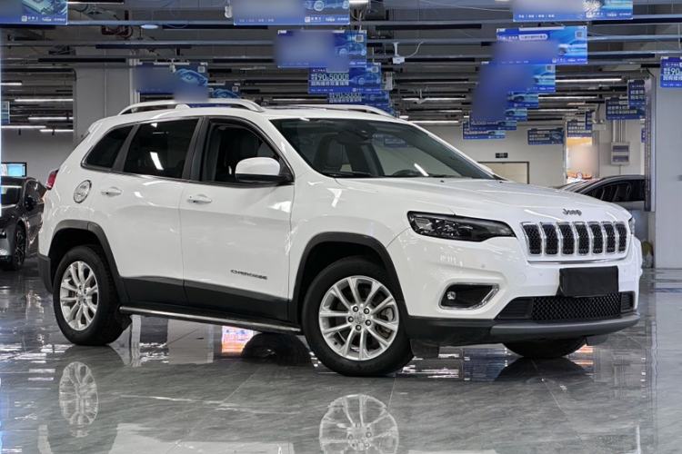 Used Jeep Cherokee 2019 2.0T Two-Wheel Drive Smart Enjoyment Version China VI

