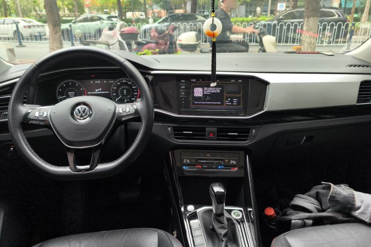 Used Volkswagen Tayron 2020 330TSI Two-Wheel Drive Luxury Smart Connectivity Version Center Console