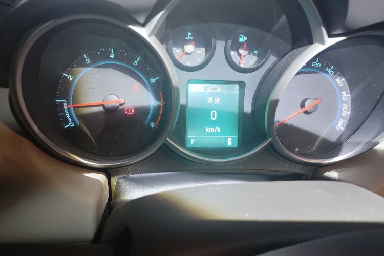 Used Chevrolet Cruze 2015 1.5L Classic SE AT Instrument Cluster