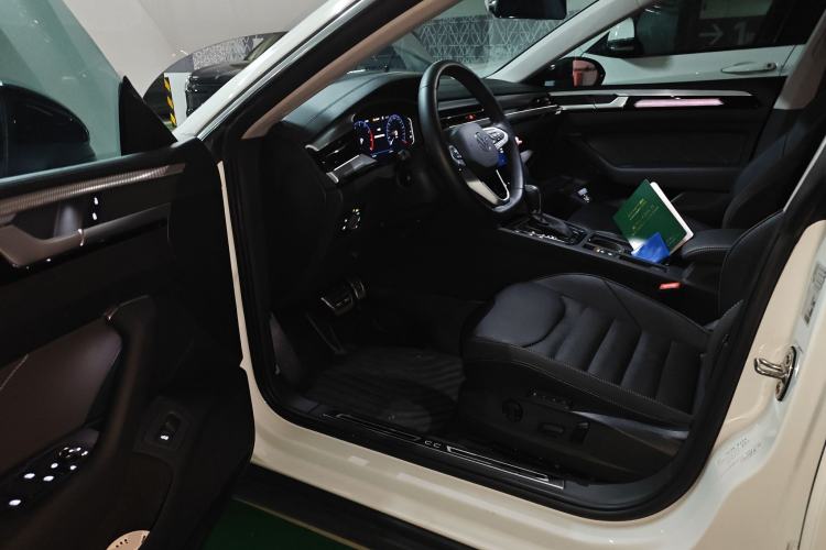 Used Volkswagen FAW-Volkswagen CC 2023 Hunting Vehicle 380TSI Hunter's Heart Edition
