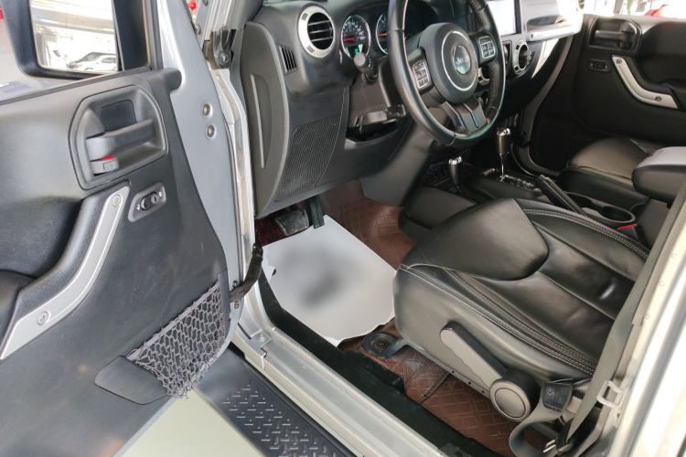 Used Jeep Wrangler 2017 3.0L Sahara Four-Door Comfort Edition
