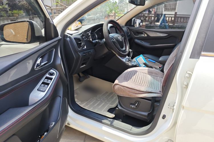 Used Baojun 560 2016 1.8L iAMT Luxury Model
