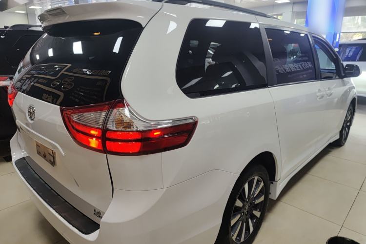 Used Toyota Sienna (Parallel Import) 2018 3.5L Four-Wheel Drive LE Trim 7 Seats U.S. Specification