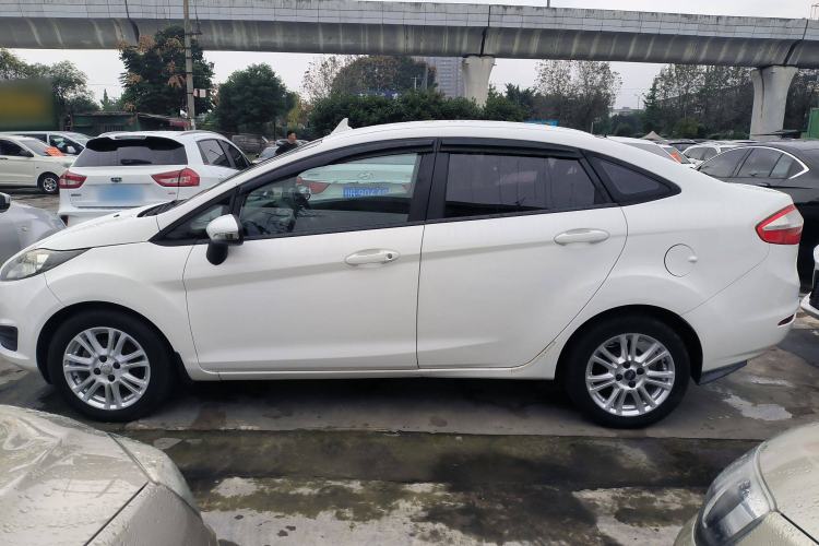 Used Ford Fiesta 2013 Sedan 1.5L Manual Fashion Edition
