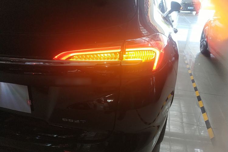 Used Buick Envision 2023 Encore Plus 652T Five-Seat Luxury Model Right Rear Taillight