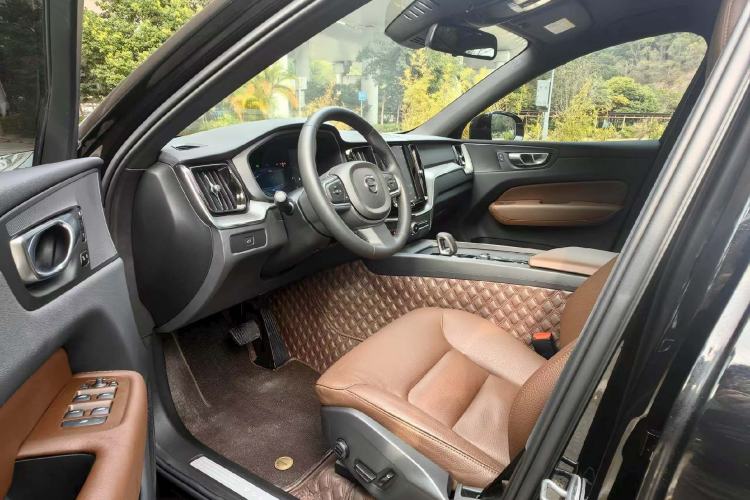 Used Volvo XC60 2024 B5 4x4 Smart Luxury Edition