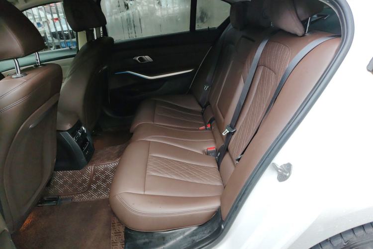 Used BMW i3 2024 eDrive 35 L Interior 4