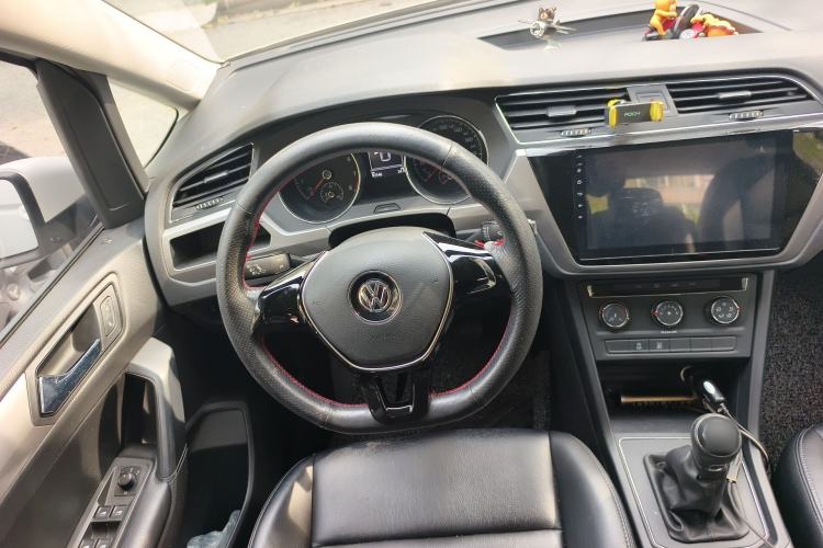 Used Volkswagen Touran 2016 Volkswagen Touran L 280TSI Manual Trend Edition
